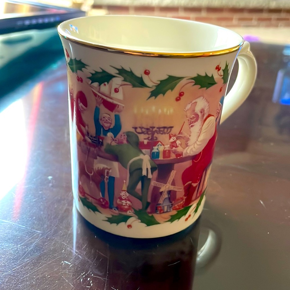 Lenox Santa’s Holiday Journey, Santa Toy Shop new-in-box coffee cup